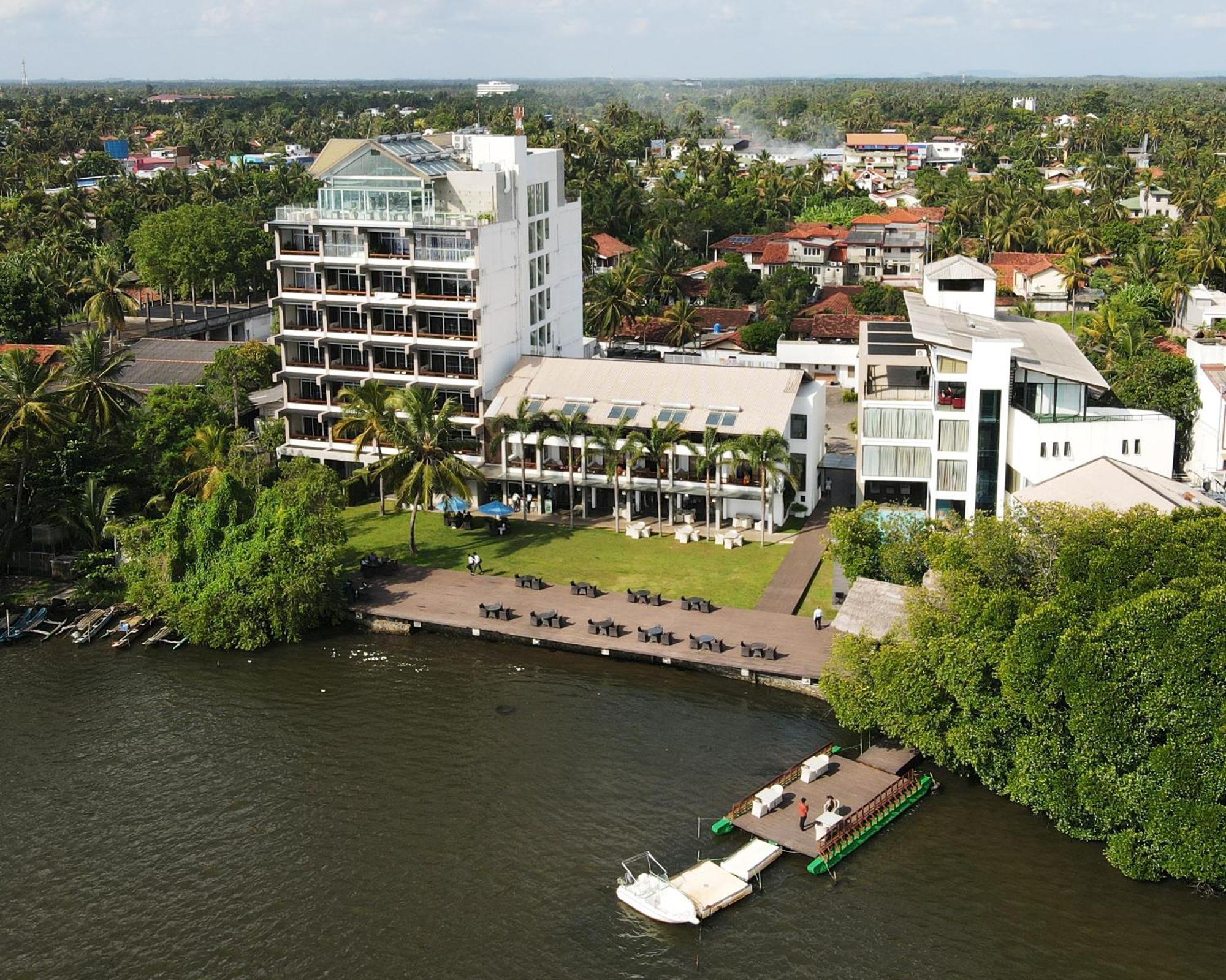 Amagi Aria Airport Transit Hotel Negombo Exteriör bild